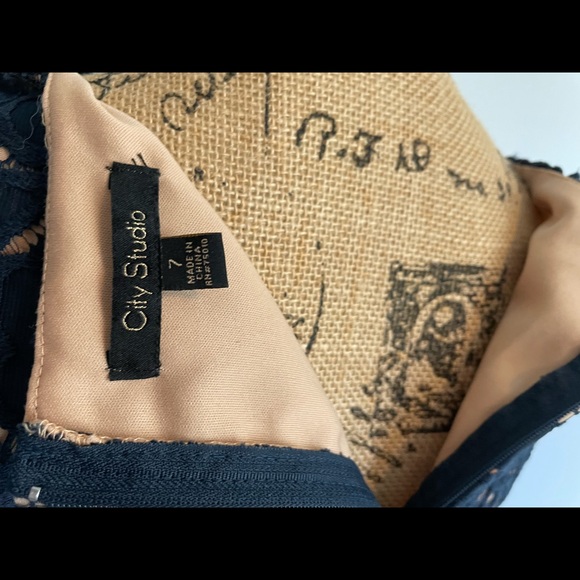 City Studio Dress Mini Navy Lace Tan lining Sleeveless Size 7 - Picture 7 of 12